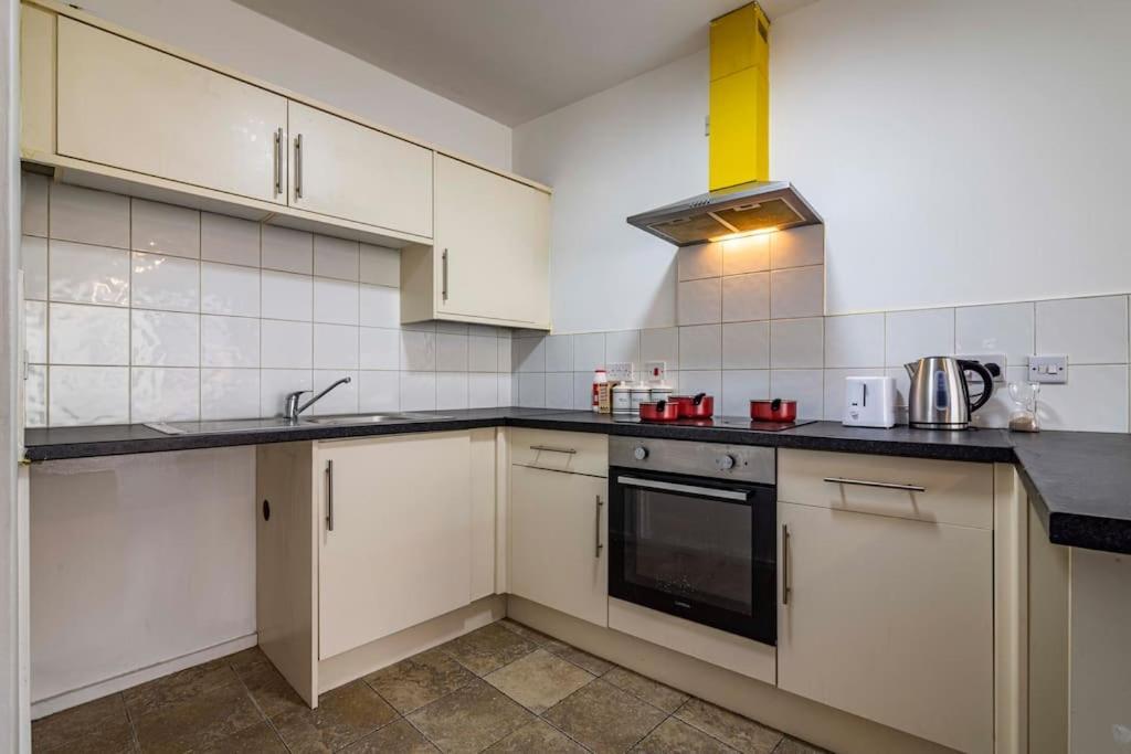 Ferienwohnung Modern Flat In Eastwood Town Centre Exterior foto